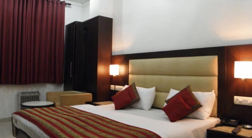 Hotel Rossette-500 Mtr From Railway Station