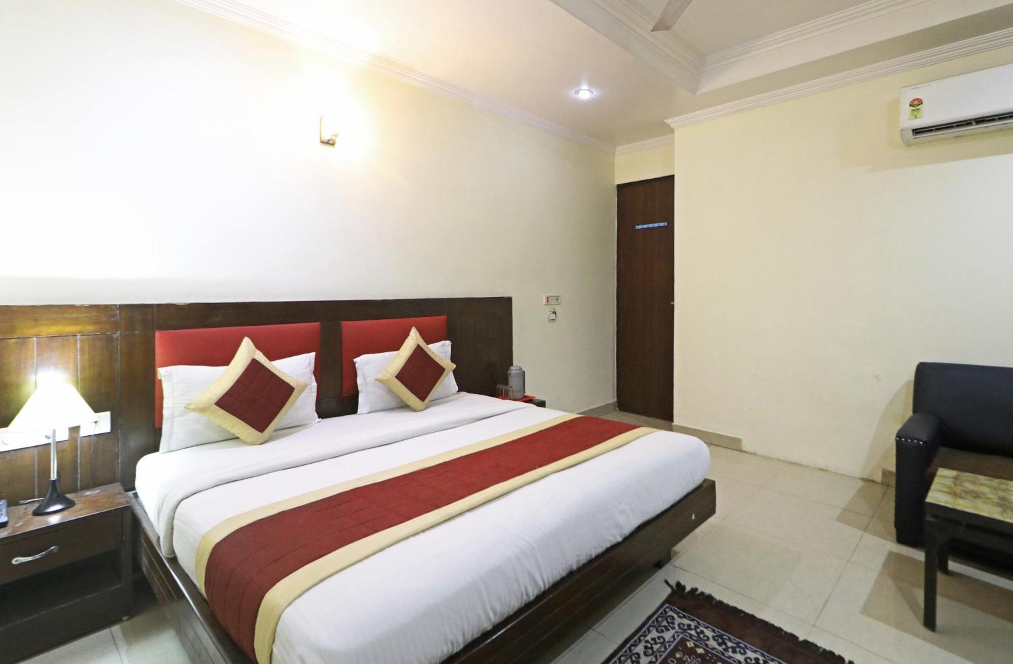 Rossette-500 Mtr From Railway Station Hotel