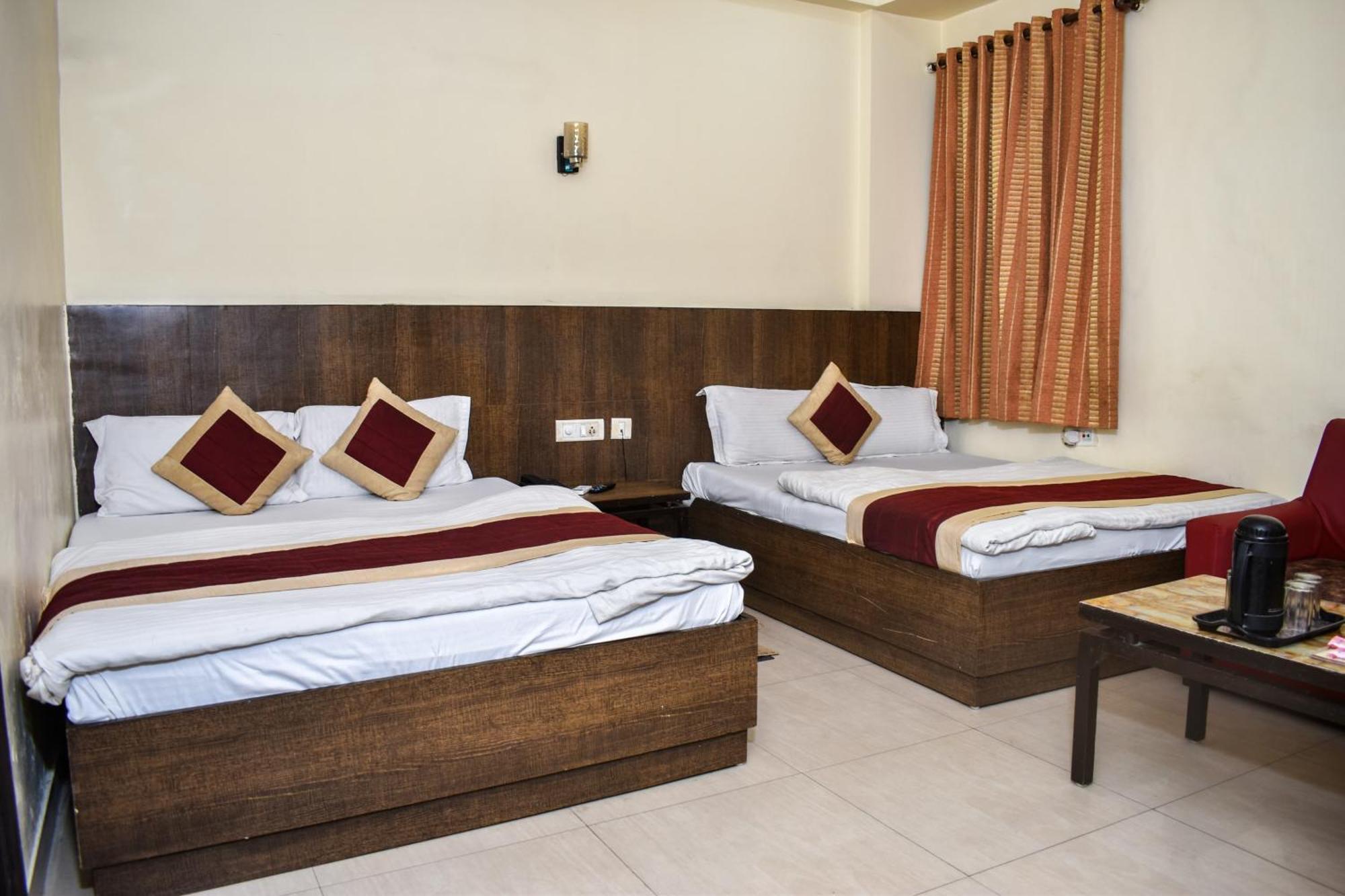 Hotel Rossette-500 Mtr From Railway Station