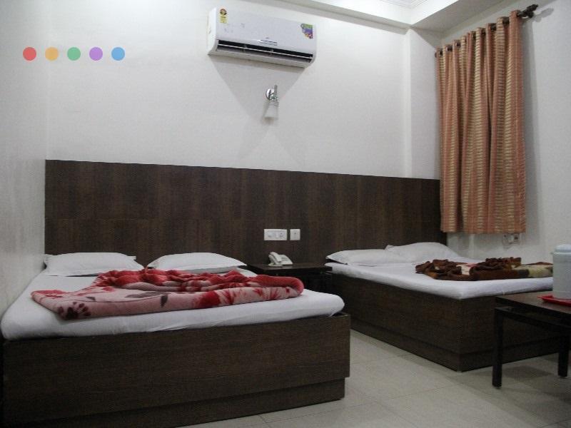 Rossette-500 Mtr From Railway Station 3*