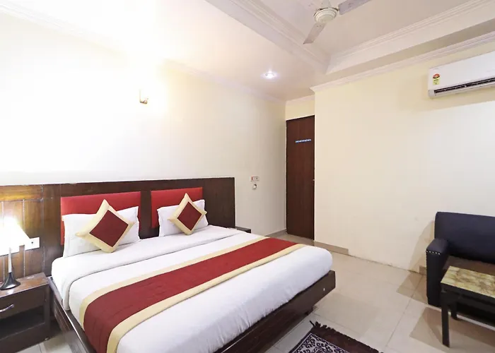 Hotel Rossette-500 Mtr From New Delhi Railway Station